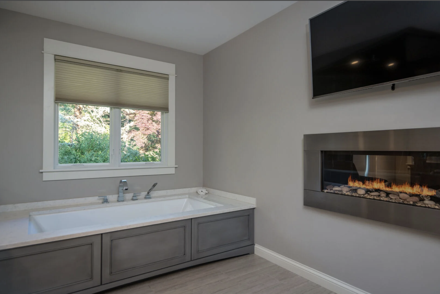 Cozy Bathroom Bath Tub Fireside with Fire Place